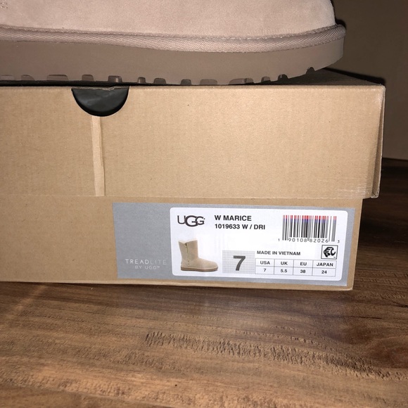 S O L D      Marice UGG Boots - Picture 7 of 8